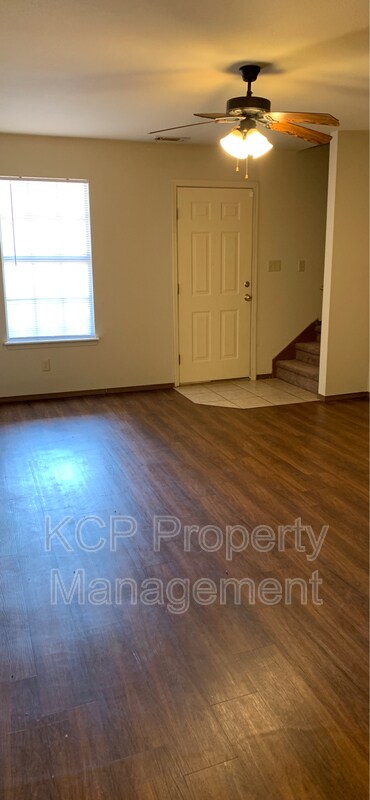 Foto del edificio - 3210 Phoenix Ave