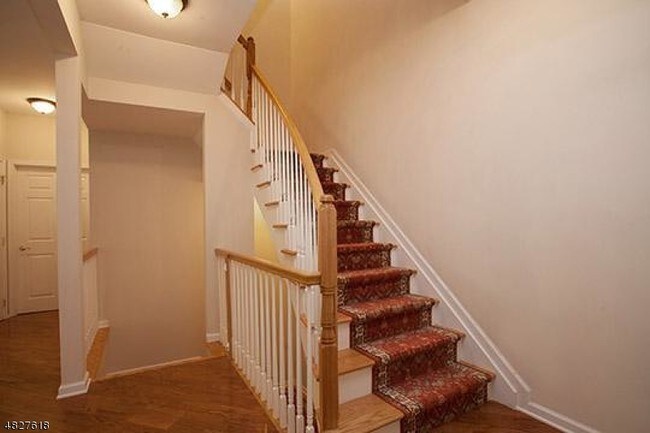 Foto del edificio - 321 Edmonton Ct