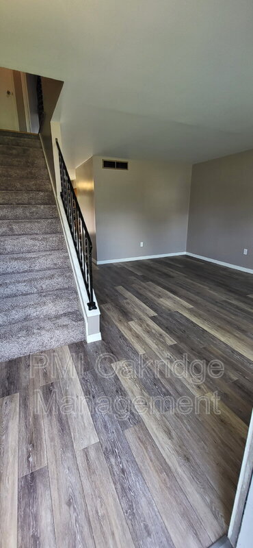 Foto del edificio - 464 Heather St