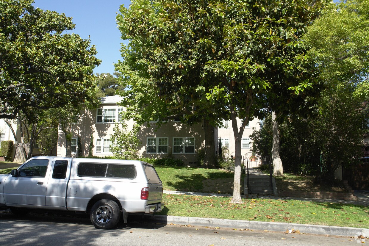 Primary Photo - 240-242 N Van Ness Ave