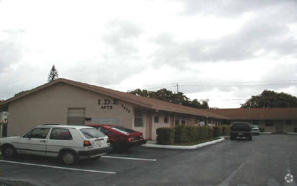 Building Photo - I.d.e. Apartments