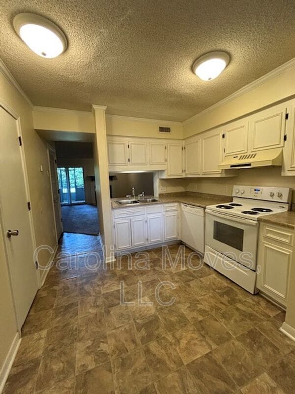 Building Photo - 805 Stallings Rd