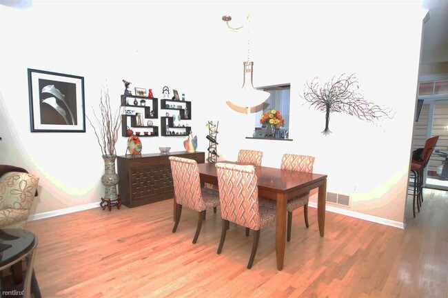Foto del edificio - 2216 E Edgewood Ave
