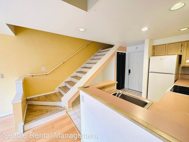 Building Photo - 1 br, 1 bath House - 903 N 130th St Unit 115