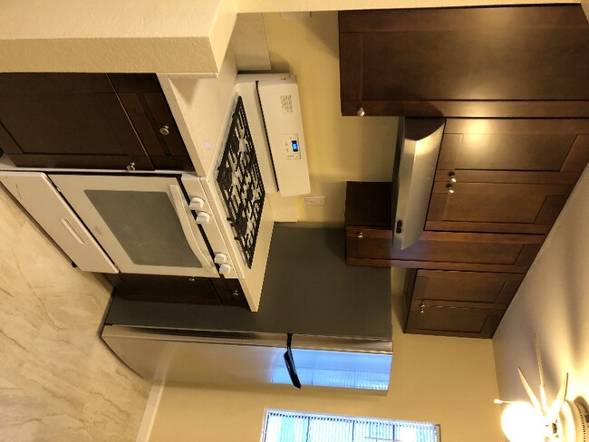 Foto del edificio - 10303 Azuaga St