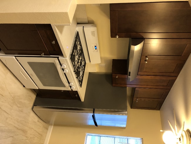 Building Photo - 10303 Azuaga St