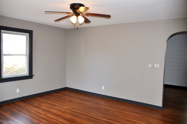 Building Photo - 104 N Wayne St