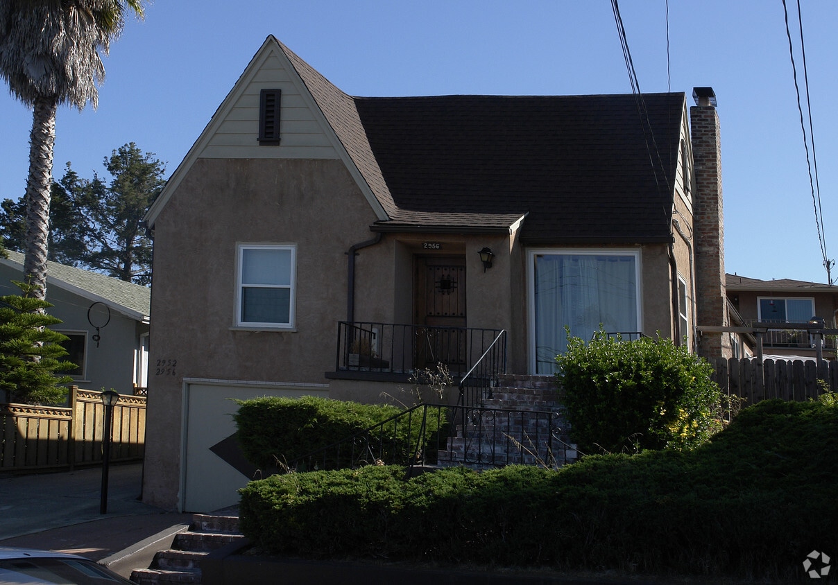 Building Photo - 2952-2956 Carmel St