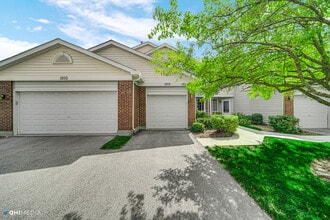 Building Photo - 1202 S Parkside Dr