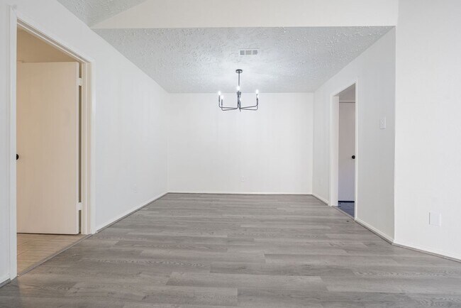 Building Photo - 16127 Olive Glen Dr