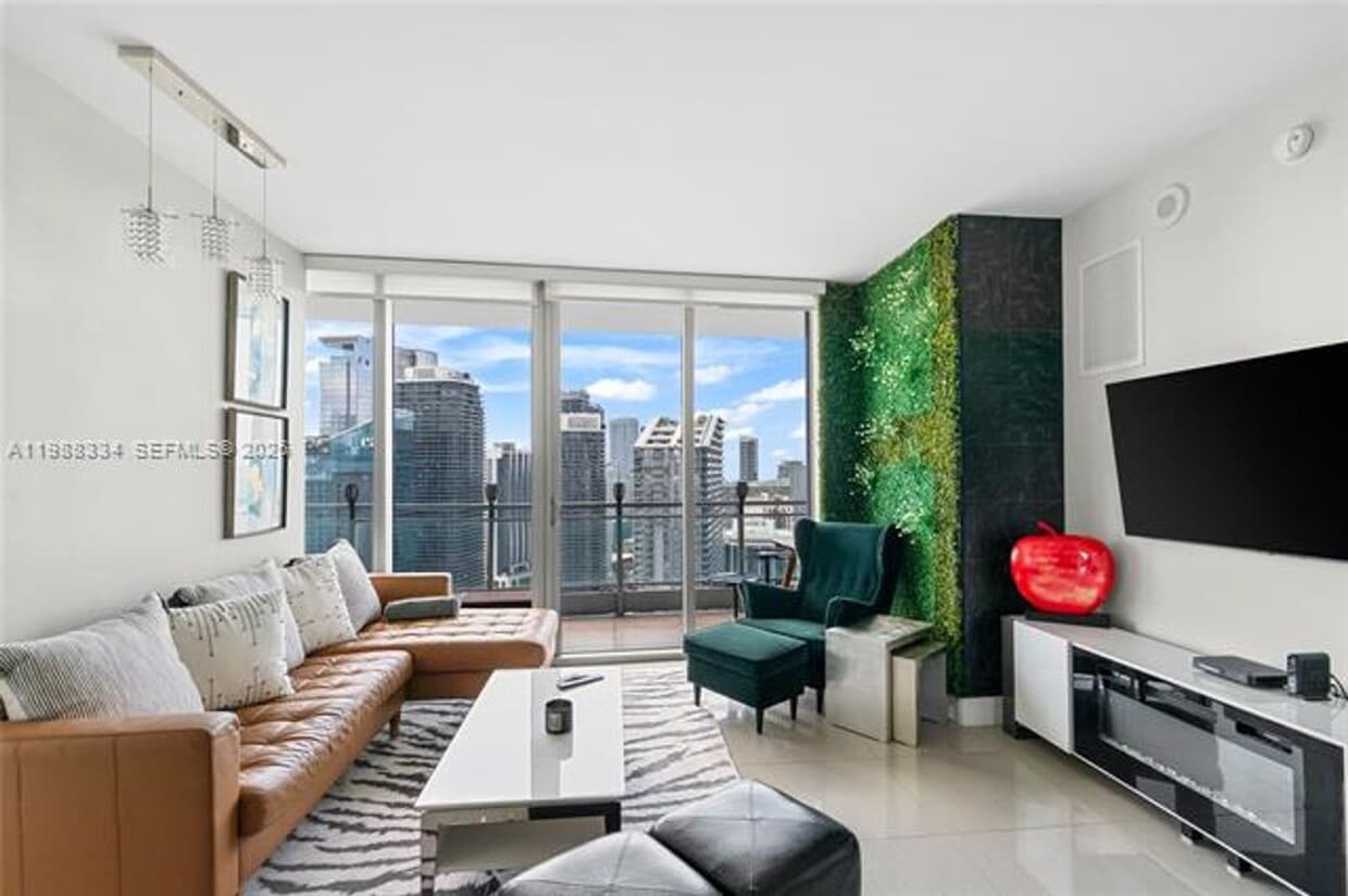 Photo - 92 SW 3rd St unit 4702 (A11988334)