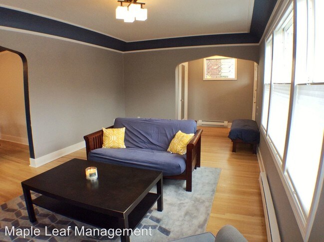 Foto del edificio - 6521 3rd Ave NW