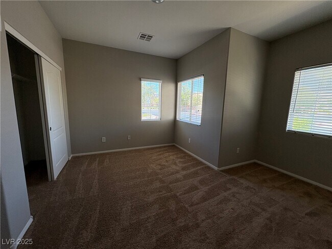 Foto del edificio - 105 Gemstone Hill Ave