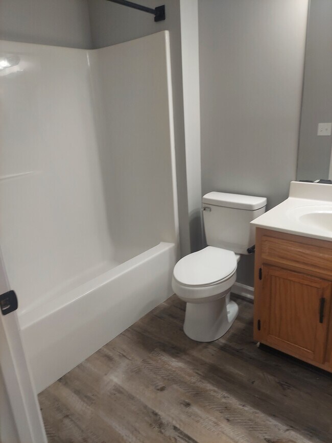 Baño completo - 1438 Vance Rd