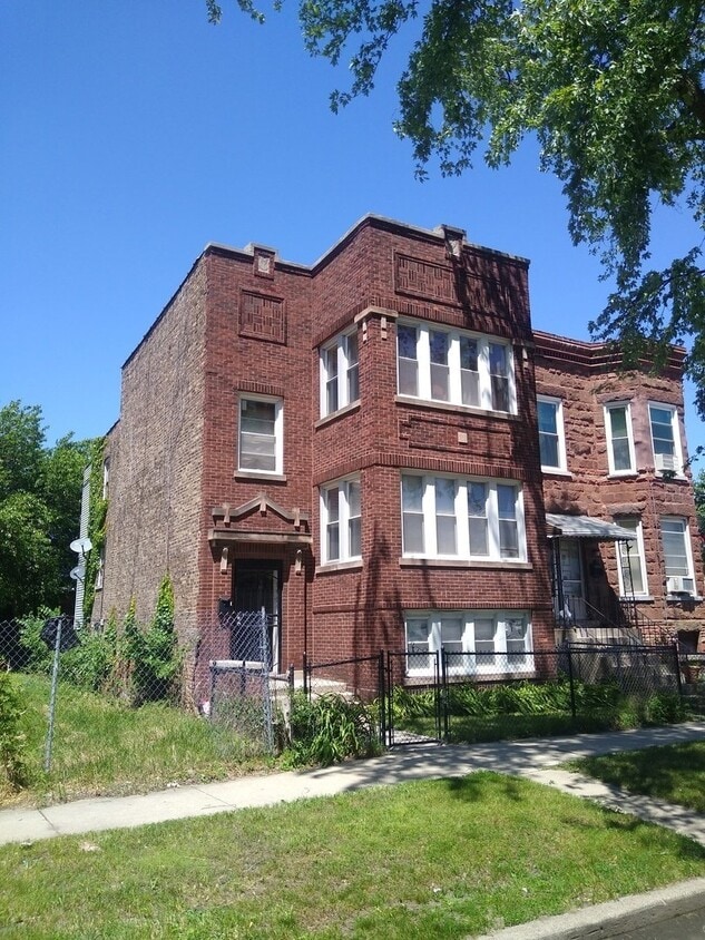 Photo - 1530 E 71st Pl (Chicago, IL)