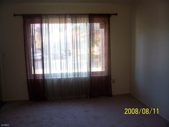 Building Photo - 2 br, 1.5 bath Condo - 1381 Laurel Valley Dr