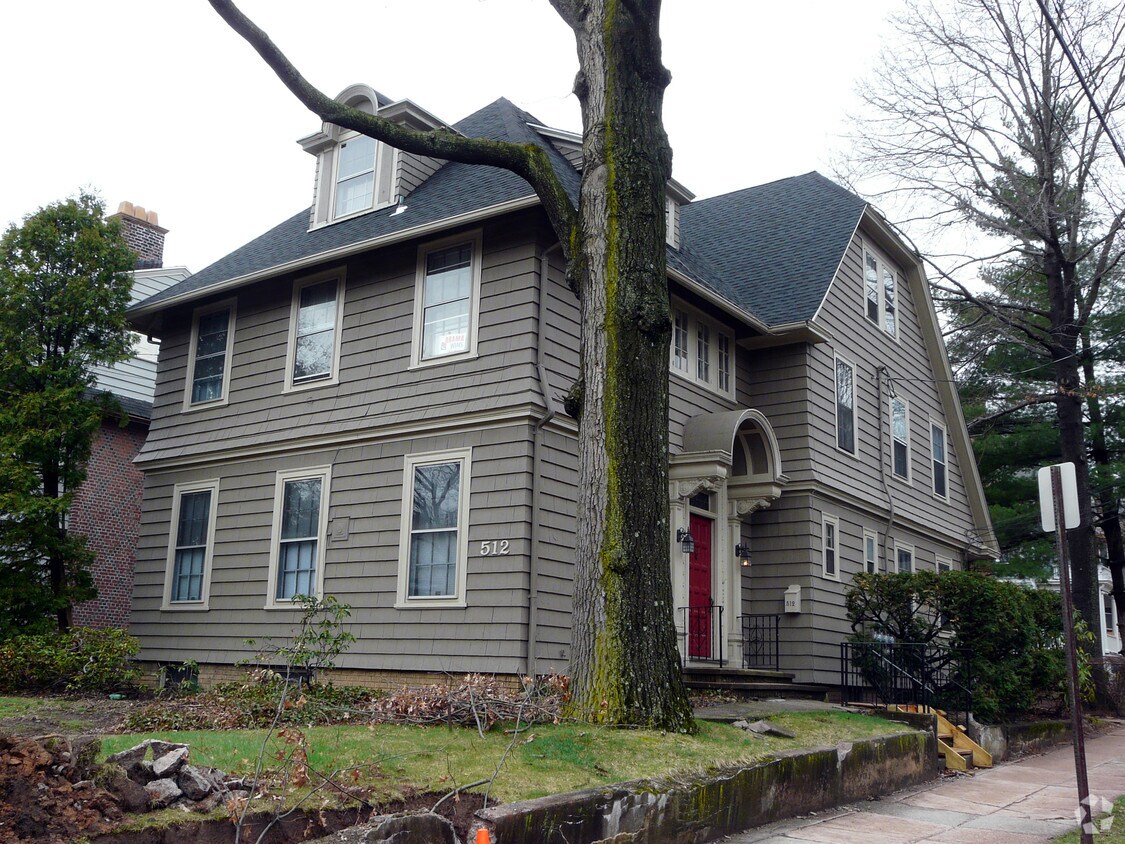 Foto principal - 512 Whitney Ave