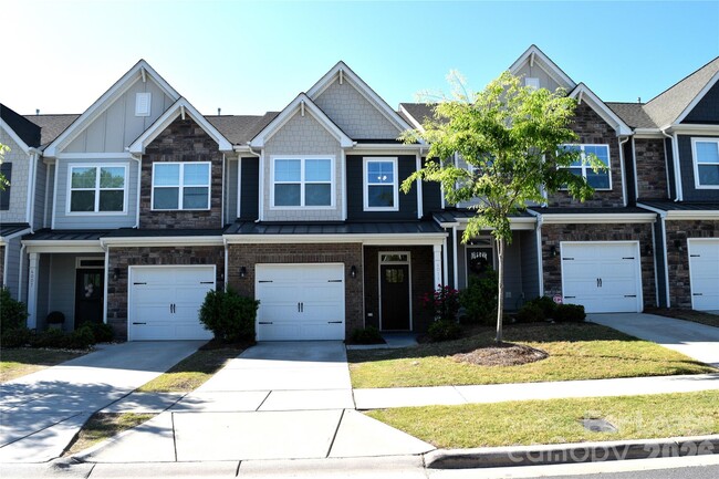 Building Photo - 4011 Rothwood Ln
