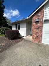 Building Photo - 4305 San Francisco Dr NE