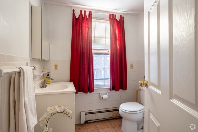 Interior Photo - 27 William St