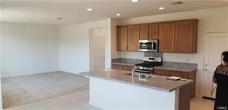 Building Photo - 2812 E Clementine Dr