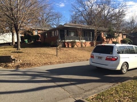 Foto del edificio - 5223-5223 Evergreen Dr