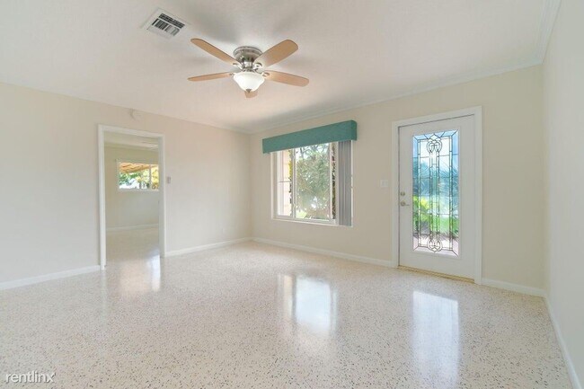 Building Photo - 3 br, 2 bath House - 5324 Lake Osborne Dr