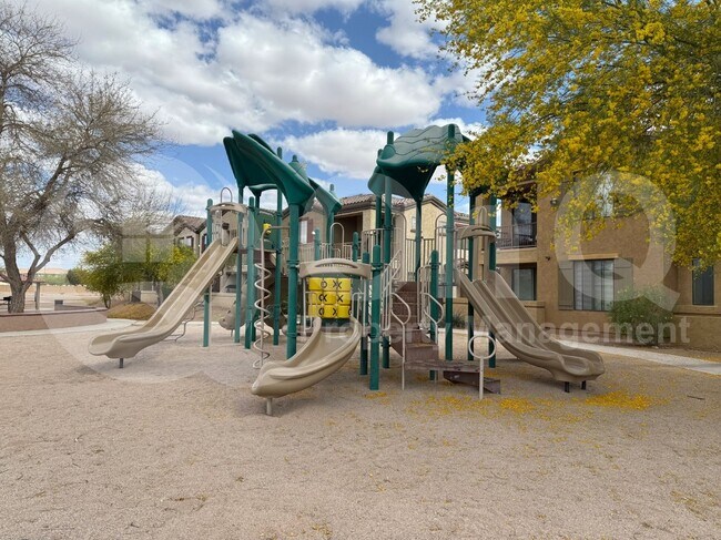 Foto del edificio - 1456 E 9th St