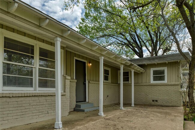 Foto del edificio - Gorgeous, Spacious Home in Meadowbrook Area, Ft Worth