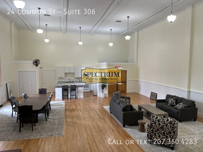 Building Photo - 24 Common St