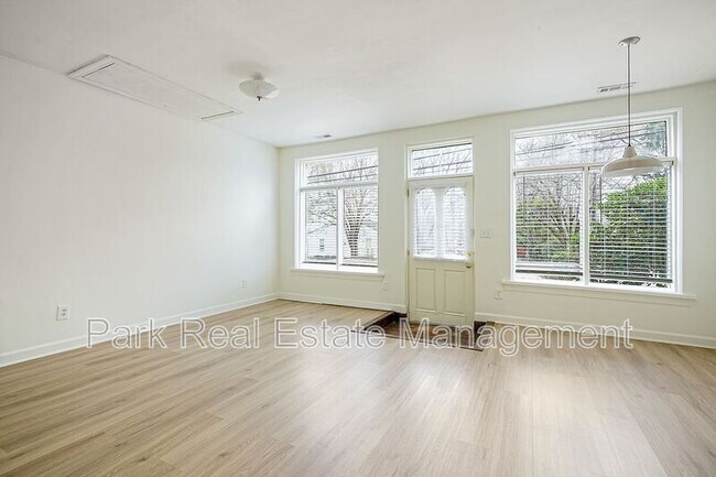 Foto del edificio - 505 N Greensboro St