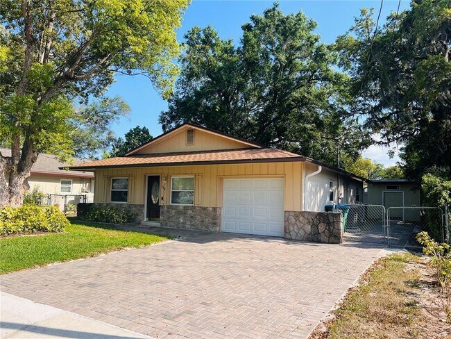 Building Photo - 548 E Church Ave