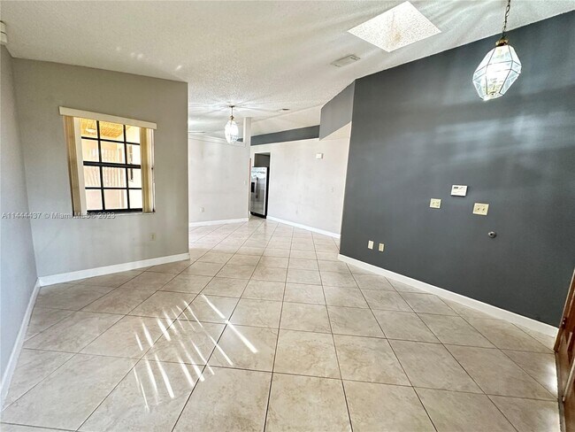 Building Photo - 1239 SW 140th Pl