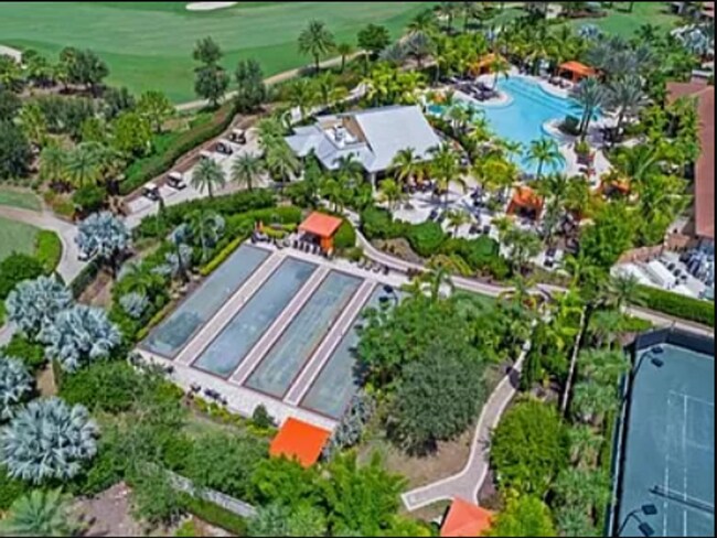 Foto del edificio - ** NEW CONSTRUCTION VERY MODERN 2 PLUS A D...