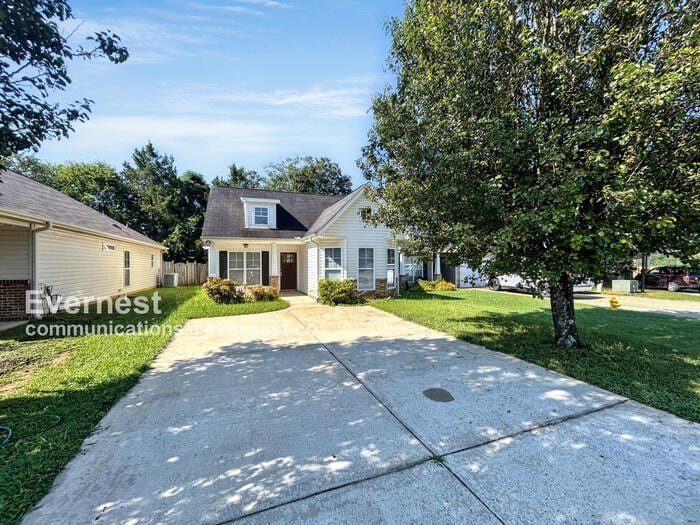 Primary Photo - 100 Moss Stone Ln