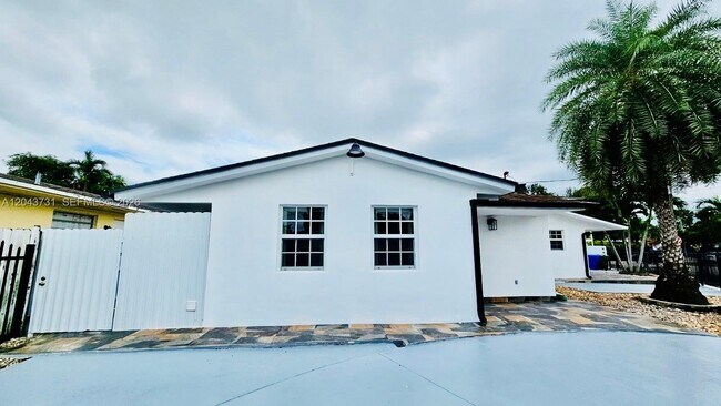 Foto del edificio - 3180 SW 25th Ter