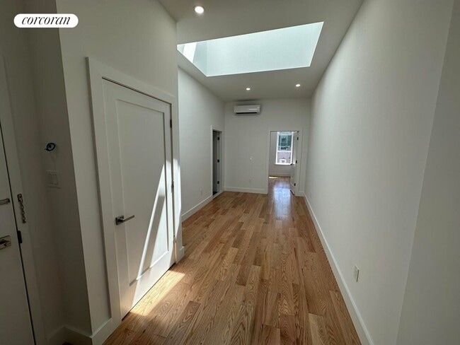 Building Photo - 422 Himrod St