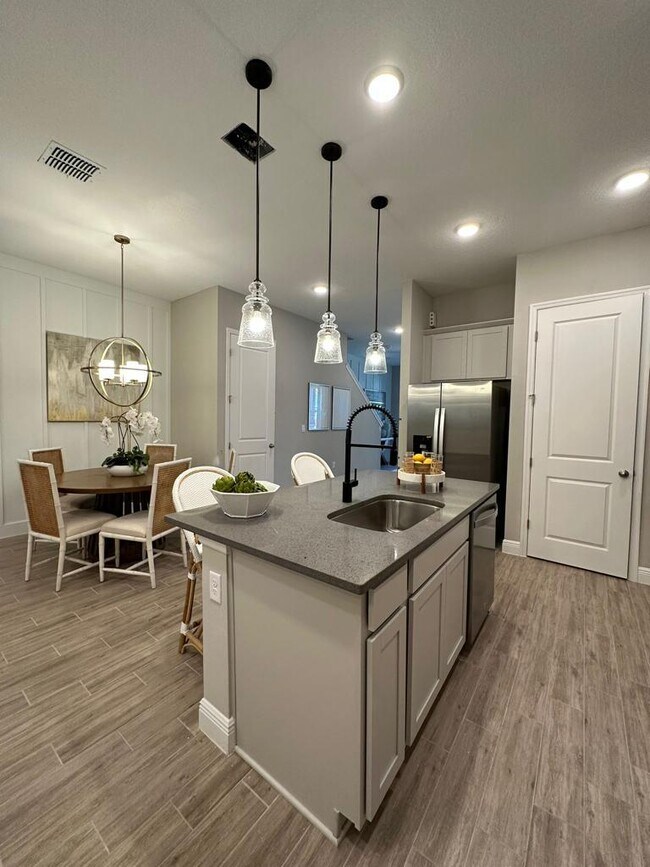 Privilegios de cocina - 6493 Cyrils Dr