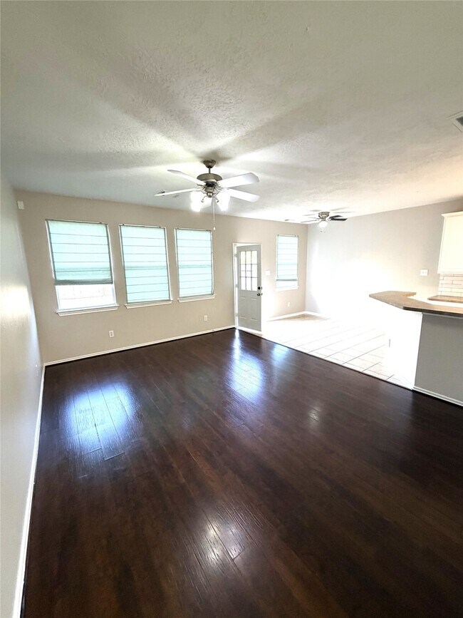 Foto del edificio - 17138 Oakwood Chase Dr