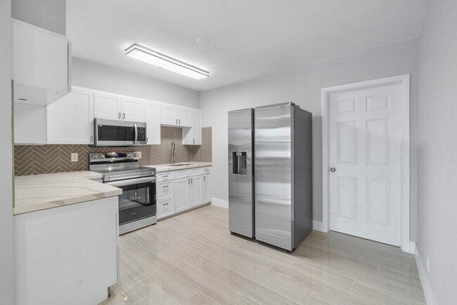 Foto del edificio - 3048 N Dixie Hwy