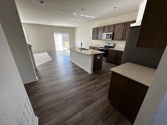 Foto del edificio - 7628 Fair Ln