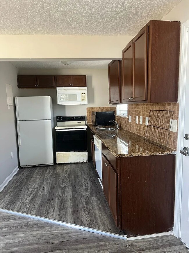 Foto del edificio - 706 Mitchell Dr