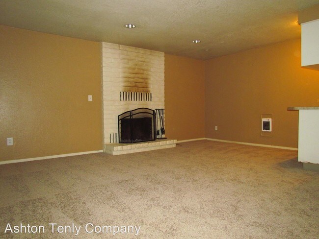 Building Photo - 3 br, 1.5 bath House - 335 S Cherry Dr