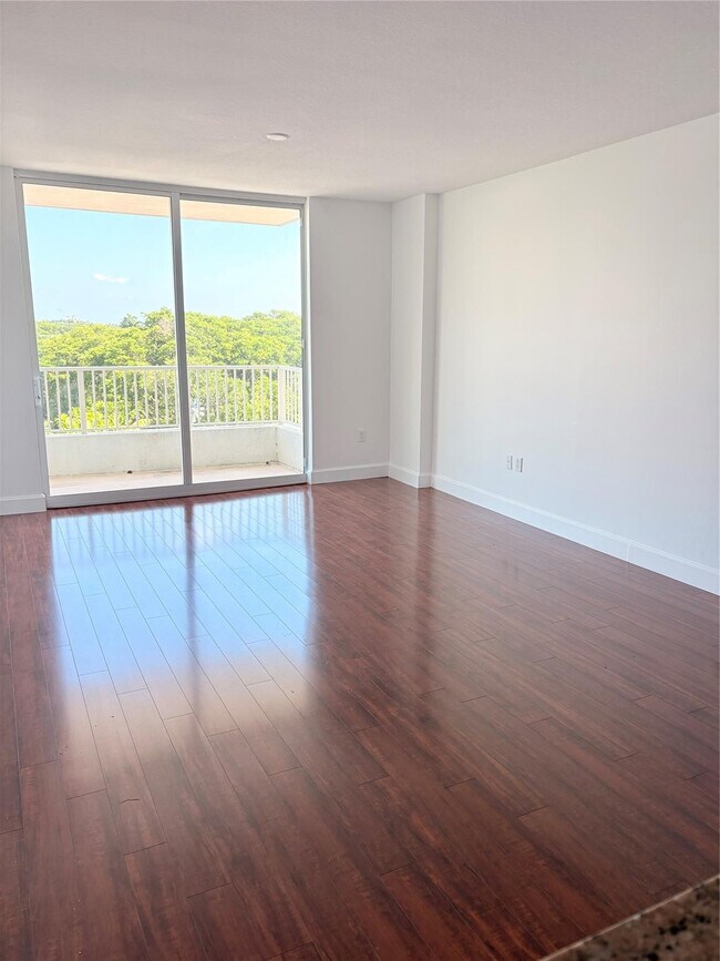 Building Photo - 700 E Boynton Beach Blvd