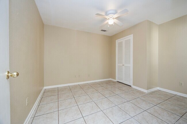 Foto del edificio - 7315 Foxside Ln