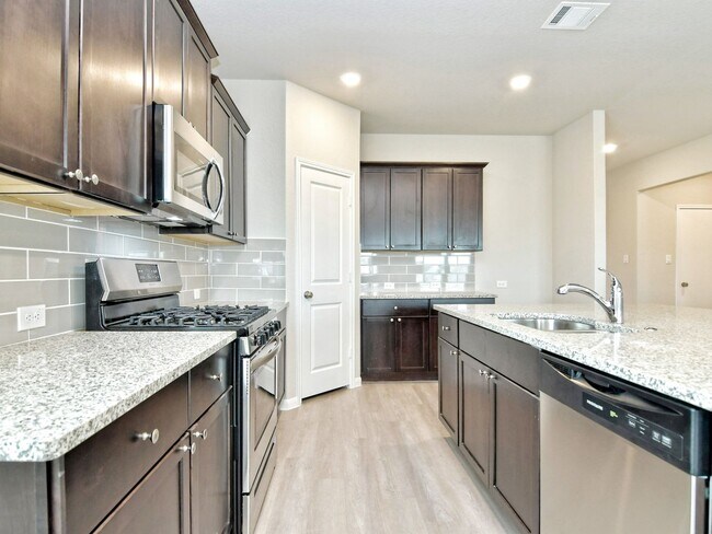 Foto del edificio - 5311 Saunter Ln