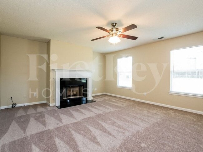 Building Photo - 3166 Redwood Run