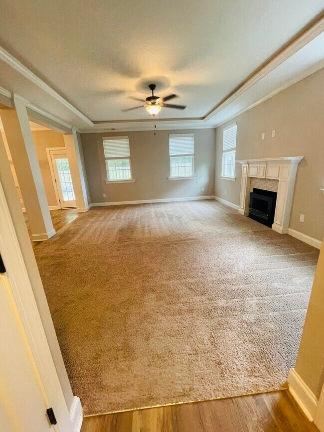 Foto del edificio - 472 Riley Ln