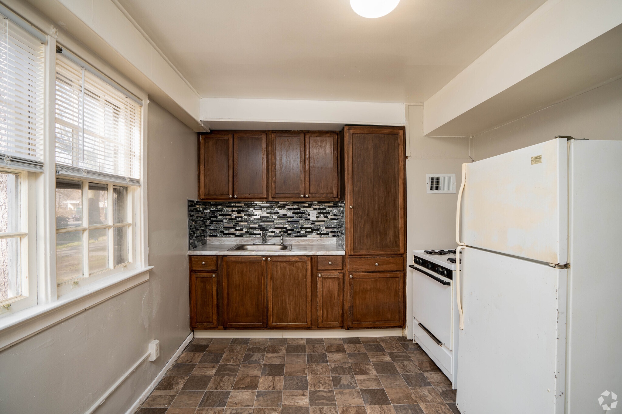 Park Lane Manor Apartments – 3x1