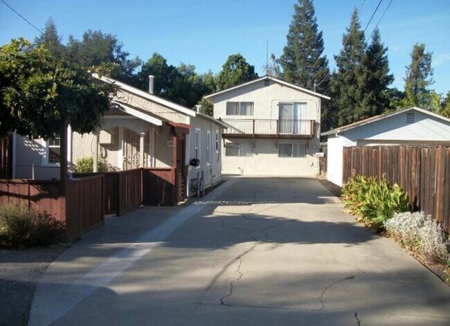 Foto del edificio - 867 Paula St